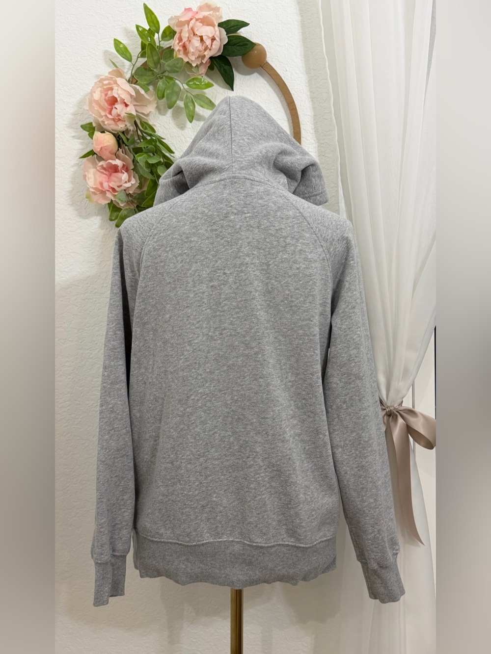 NEW The North Face Hoodie Gray Fleece Pullover Pink Logo Sweatshirt Size M - Picture 4 of 10